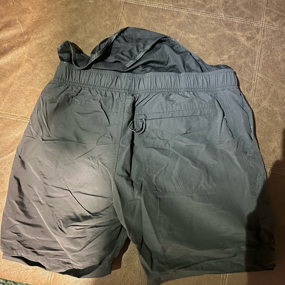North face shorts with liner
